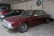 Daimler Sovereign (Baugleich mit Jaguar XJ 6) steht bei einem Autoh�ndler in Vorst (27.9.2011)