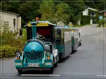 Aus dem Rasenden Roland habe ich diese Stra�en-Eisenbahn Dotto Trains, in der N�he von Binz aufgenommen.  22.09.11