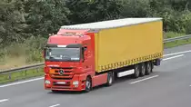Mercedes Actros Sattelzug, bei Lehrte auf der A2 am 14.09.2011.