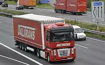 Volvo Sattelzug, auf der A2 bei Lehrte, am 14.09.2011.