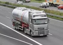 Volvo Tankzug, auf der A2 bei Lehrte, 14.09.2011.