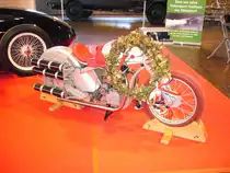 Nachbau einer Opel 500 Super Sport. Mit einem solchen Fahrzeug, mit sechs per Fu�pedal auszul�senden Raketen, wollte Fritz von Opel im Jahr 1928 den Geschwindigkeitsrekord f�r Motorr�der  knacken . Die Beh�rden untersagten diesen Versuch. Classic Remise D�sseldorf am 01.10.2011.