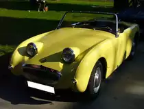 Austin Healey Sprite Mark I. 1958 - 1961. Der 4-Zylinderreihenmotor aus dem Austin A35 leistet 44 PS aus 948 cm� Hubraum. Aufgrund der Anordnung seiner Scheinwerfer erhielt der Sprite im Volksmund den Namen  Frogeye . Oldtimertreffen Kokerei Zollverein am 02.10.2011.