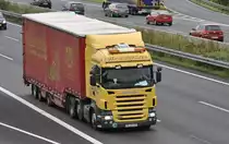 Scania Sattelzug der A2 bei Lehrte, am 15.09.2011.