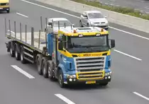 Scania Sattelzug der A2 bei Lehrte, am 15.09.2011.