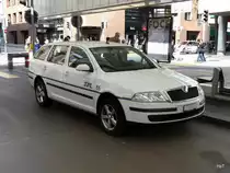 tpl - Dienstwagen der TPL  Skoda Nr.65 abgestellt bei den Bushaltestellen der TPL in Lugano am 30.09.2011