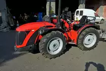 Carraro SRX8400, knickgelenkter Schmalspurtraktor aus Italien, Allradantrieb, 75PS, Sitzwendesystem, Sept.2011