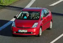 Toyota Prius auf der A61 bei Miel - 20.08.2011