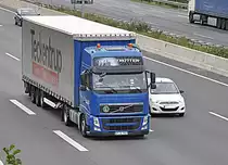 Volvo Sattelzug auf der A2 bei Lehrte, am 15.09.2011.