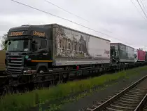 SCANIA R420 von Unsped l�sst sich auf der sogenannten ROLA bei Marchtrenk durch �sterreich ziehen;110920