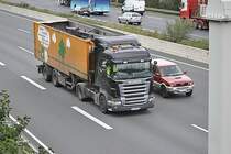 Scania Sattelzug auf der A2 bei Lehrte am 15.09.2011.