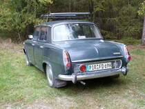 Skoda 1000 MB steht am  Pflanzgarten  in 36100 Petersberg-Marbach, Oktober 2011