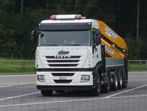 Fnf Achsen auf so wenig LKW verteilt, noch mehr geht wohl nicht... 
Iveco Stralis mit Kranaufbau auf einem Rastplatz nhe Luzern (30.9.11)