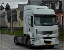 Renault Zugmachine unterwegs um einen Auflieger abzuholen. 10.10.2011