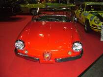 Cisitalia 850 Spider. 1962 - 1964. Die Firma Cisitalia (Compagnia Industriale Sportiva Italia) baute in Kleinserien Sport- und Tourenwagen auf Fiat Basis. Der Eigner Piero Dusio, wurde dabei von Konstruktionsgren wie Dante Giacosa und Carlo Abarth, untersttzt. Der abgelichtete 850 Spider basiert auf dem Fiat 600. Der Motor ist auf 843 cm aufgebohrt und leistet 54 PS. Historicar am 15.10.2011.