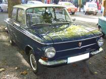 NSU Prinz 4. 1961 - 1973. Der Prinz 4 war ein kleines  Raumwunder . Der im Heck verbaute 2-Zylindervertikaltwin leistet 30 PS aus 598 cm Hubraum. Hier wurde ein Modell der ersten Serie (bis 1969) abgelichtet. Erkennbar an der schmaleren Zierleiste auf der Frontmaske. Der Prinz 4 war besonders in Italien ein Verkaufsschlager. Historicar am 15.10.2011.