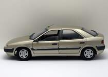 Citroen Xantia im Mastab 1:18 - produziert von Segem in China, entwickelt von Paul´s Model Art - heute Minichamps in Aachen. Ein fr die damalige Zeit - und auch heute noch - erstklassiges, hochdetailliertes Modell. Fotografiert im Oktober 2011.
