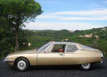 Citroen SM von NOREV vor der realen Kulisse bei Gigaro/ Cote d´Azur. September 2005