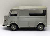 Citroen HY von SOLIDO. Bis heute der einzige Anbieter dieses Transporters im groen Mastab (ca. 1:17). Fotografiert im Oktober 2011