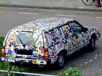 VOLVO 740GL ist komplett mit Abziehbildern versehen;110903