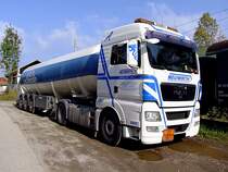 MAN mit Tanksattelauflieger, in welchem sich lt. Gefahrentafel,  tiefgekhlter flssiger Stickstoff befindet; 111022