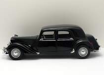 Modell des Citroen 15 CV von MAISTO aus den 90er Jahren, damals erworben in einem Tchibo-Shop. Schne Miniatur, bis heute unerreicht. Fotografiert im Oktober 2011.