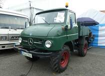 Unimog steht auf dem Freigel�nde bei der Bulldog-Messe in Alsfeld, Oktober 2011