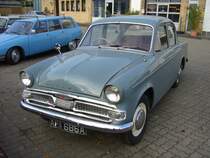 Hillman Minx Series IIIA. Der Minx III wurde von 1958 - 1965 in vier Serien = III, IIIA,IIIB & IIIC, produziert. Der 4-Zylinderreihenmotor hatte bis zur Serie B 1.494 cm Hubraum und leistete 56 PS. Bei der C Serie wurde der Hubraum auf 1.592 cm aufgebohrt. Dsseldorf am 01.11.2011.