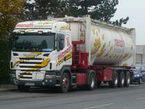 Scania R440  Menath  mit Container-Auflieger abgestellt im Nrnberger Hafengebiet, 01.11.2011