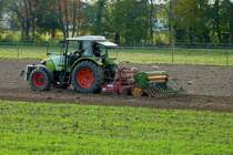 Claas Celtis 436 mit Drillmaschine, 80PS Allradschlepper, Okt.2011