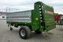 Bergmann,1-achsiger Miststreuer mit Zapfwellenantrieb, die Firma bei Oldenburg ist Marktfhrer in diesem Segment, Nov.2011