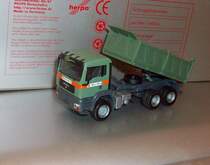 MAN TGA M Baukipper Allrad MAX WILD   50 starke Jahre   Herpa 1:87