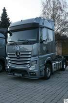 Mercedes Benz Actros 1845 BigSpace. Die Aufnahme entstand am 13. November 2011 bei der Prsentation bei Auto Mller in Kronach.