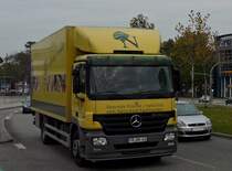 M-B Actros unterwegs in den Staen von Kehl am 30.10.2011.
