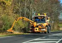 MB Unimog vom Stra�endienst bei M�harbeiten, Meckenheim 04.11.2011