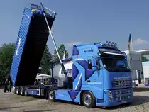 VOLVO FH mit Kippsattelauflieger anl�sslich der Transport-Logistic2011 in M�nchen;11013