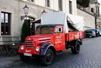 Ein Garant 32, erbaut Ende der 50-er Jahre im VEB Robur-Werke Zittau und Vorg�nger der bekannteren Robur LO-Fahrzeuge, posiert als Brauerei-Fahrzeug am 06.10.2011 am Dresdener Terrassenufer.