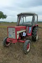 IHC 353, Baujahr 1972, 3-Zyl.Diesel, Traktorentreff Breisach, Sept.2011