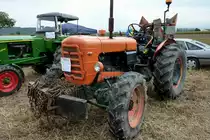 Someca Fiat, 4-Zyl.Diesel mit 52PS, Baujahr 1965, die franz�sische Firma (Ableger von Simca) baute Traktoren mit FIAT-Lizenz, Traktorentreff Breisach, Sept.2011 