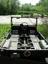 Innenansicht des LUAZ beim 1. Oldtimerpfingsttreffen in Ptnitz 2008,
dieses Fahrzeug lt sich auch im Liegen fahren!