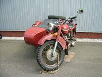 Wegfahrsperre der besonderen Art. Russiches Motorad am Nutzfahrzeugmuseum Hartmannsdorf