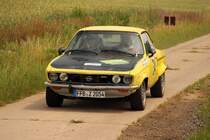 Bild 1/4 Opel Manta A bei der WP 1 der Grabfeldrally 2011 kurz vor dem Crash.