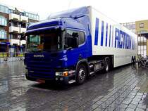 SCANIA-P360 am regennassen Pflaster von Vlissingen;110830