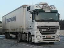 Mercedes-Benz Actros 1855 MP3  K. Grahn  mit Auflieger von  varova oy  aus Finnland auf dem Rasthof Nrnberg/Feucht an der A9, 31.01.2012 