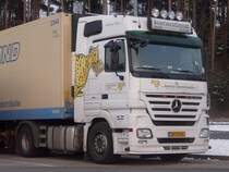 Mercedes Actros MP2  Koeriersdienst Zwolle  aus den Niederlanden auf dem Rasthof Nrnberg/Feucht an der A9, 31.01.2012