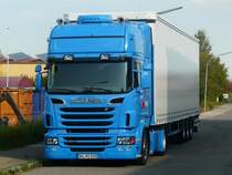 Scania R500 mit Pritschenaufbau abgestellt in Dinkelsbhl, 25.09.2011