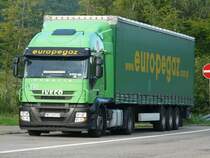 Iveco Stralis 420 von  euro pegaz  aus Polen auf einem Parkplatz an der A6, 24.07.2011