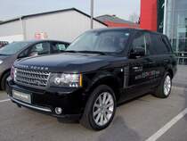 RANGE-ROVER steht anlsslich der 14.Rieder-Automesse vor den Ausstellungshallen;120204