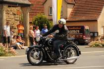 BMW mit Beiwagen in Neuensee am 10.07.2011.