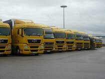 Nein, auch wenn es so aussieht, dies ist nicht der Betriebshof der ungarischen Spedition Waberer´s, sondern der Rasthof Wrnitz, wo ca. 30-40 LKW dieser Spedition den Jahreswechsel 2011/12 verbrachten. Aufnahmedatum: 01.01.2012 